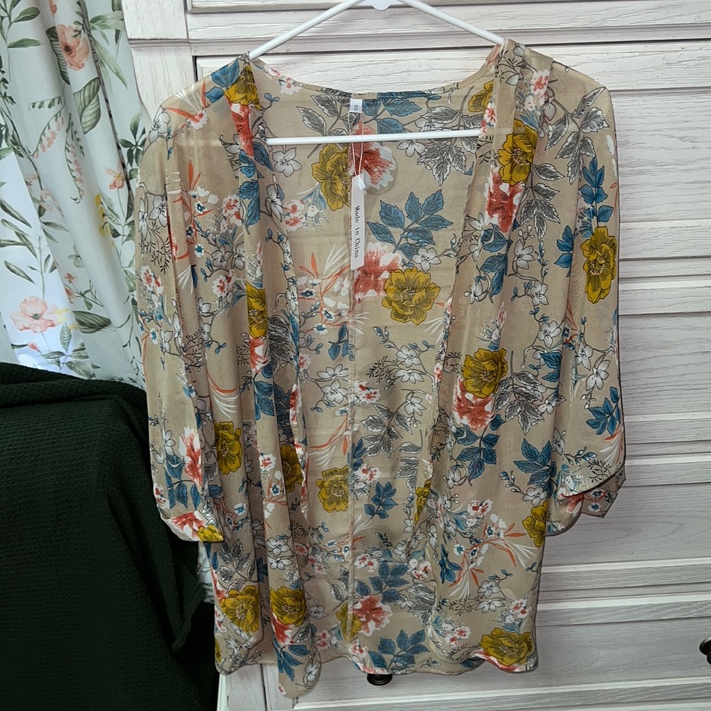 Khaki floral kimono, 3/4 cuffed sleeve , rounded front hem, Sz S, NWT